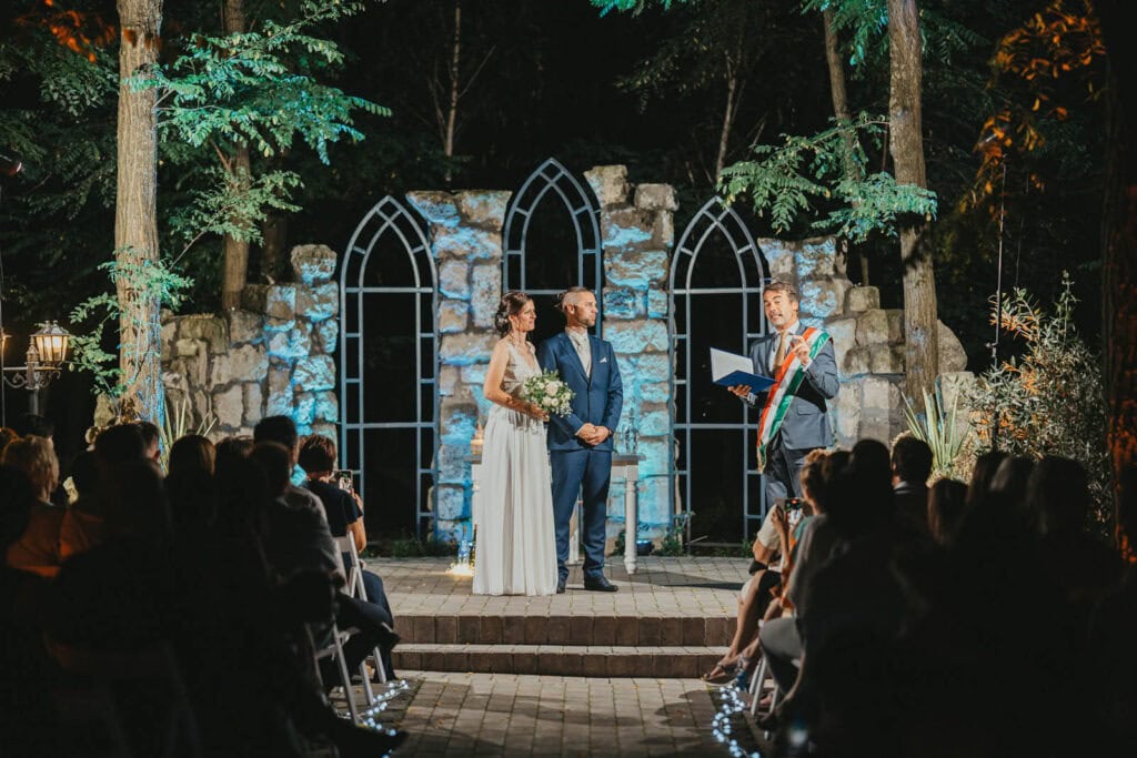 Unter den sternen: der zauber des nächtlichen rituals 1 Ejszakai szertartas Deak Udvarhazban 01