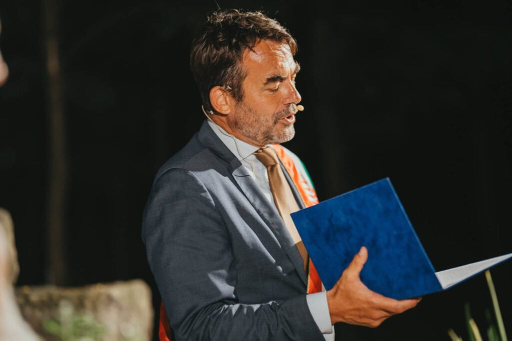 Unter den sternen: der zauber des nächtlichen rituals 20 Ejszakai szertartas Deak Udvarhazban 02