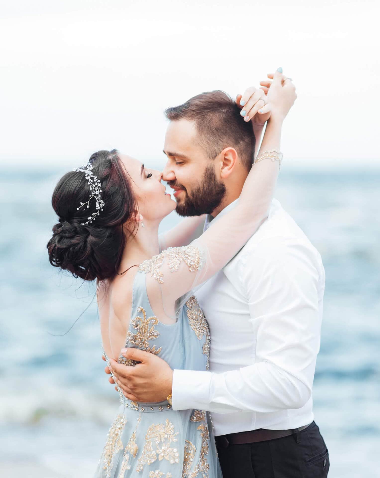 Online meghívó minta - anna & bence 2 Anna és Bence összebújva